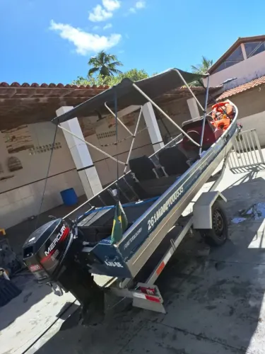Vendo Barco completo, bem conservado