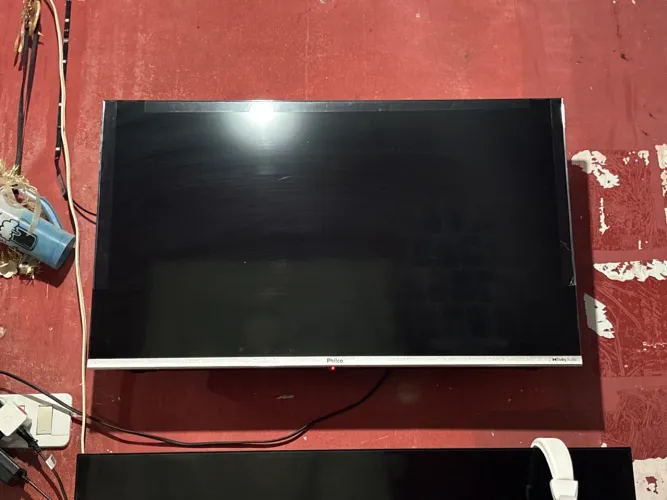 Televisão 32? Philco.
