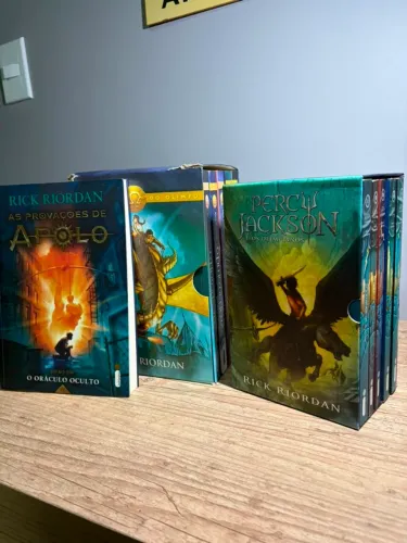 Coleção Percy Jackson + Heróis do Olimpio (Preço negociável)