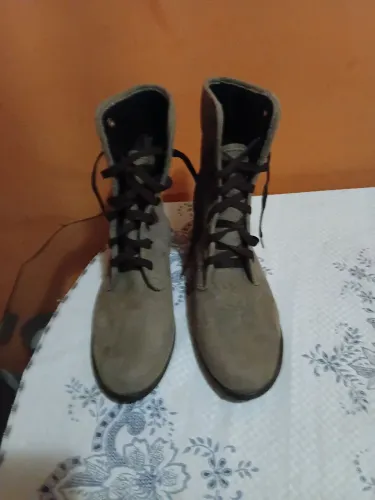 Bota camurça. 