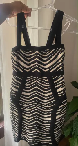 Vestido preto e branco Forever 21 importado -usado TAM G