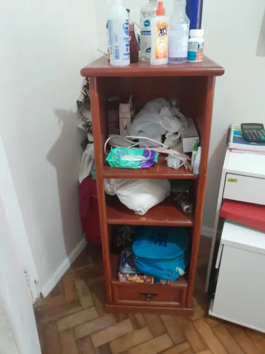 Vendo móveis tipo estante de madeiras 
