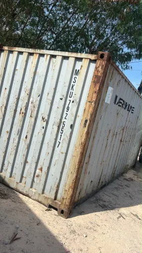 Contêiner marítimo