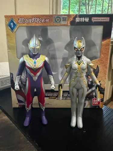 Ultraman Trigger + Carmeara - BANDAI