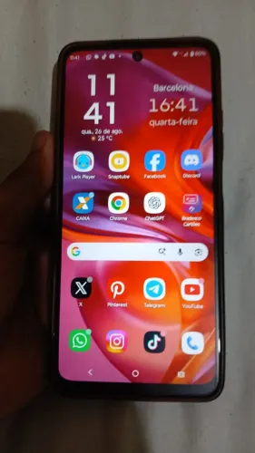 Moto G05 (na caixa) com carregador original, película de privacidade e capinha