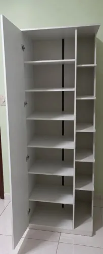 Armário Branco com Espelho e Prateleiras - Ótimo estado