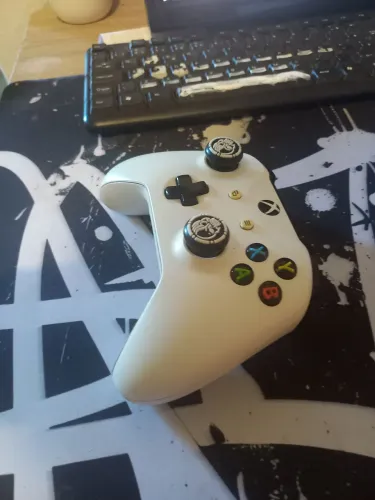 Controle de Xbox pra vender logo
