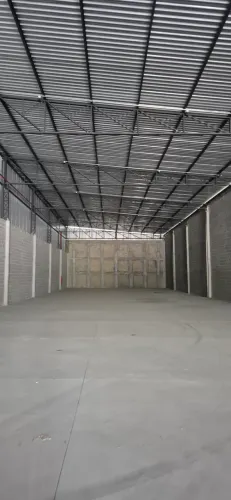 alugo ótimo galpao 1000m2 em Pingo D`AGUA Guaratiba 1° locacao entrada para carretas