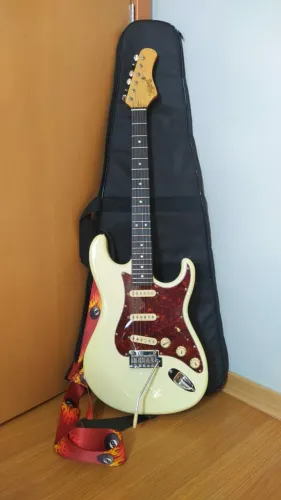 Guitarra Tagima T 635