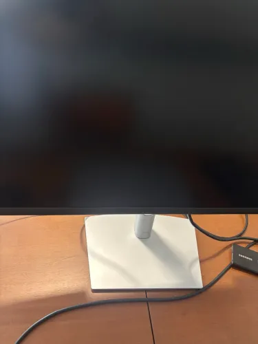 Monitor com hub USB-C 4K Dell Pro 27 Plus - P2725QE - na garantia te 08/02/2027