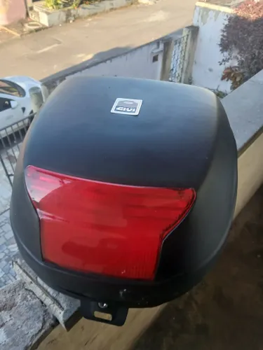 Baú givi 18 litros