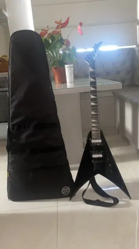 Guitarra js32 king v + gig bag  acolchoado 
