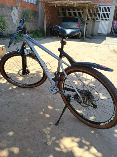 Bicicleta de alumínio aro 29 freio hidráulico 