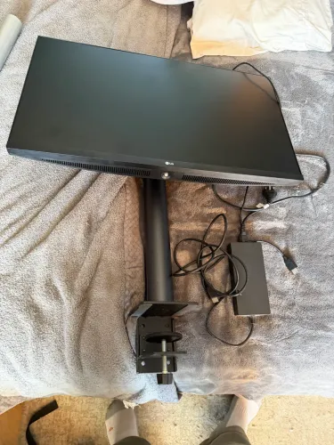 Monitor LG 27? Full HD IPS - Modelo 27QN880-B com Suporte Ergonômico Original - Completo