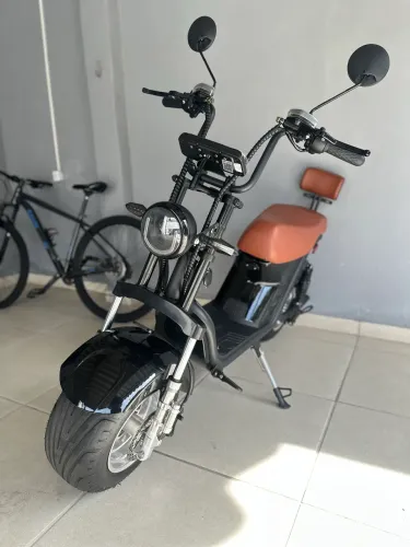 Scooter elétrica 