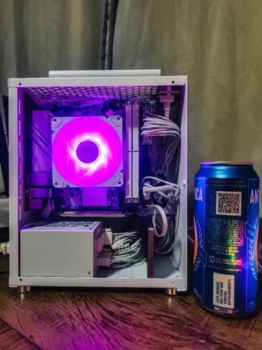 [NOVO] PC Gamer Mini ITX - Ryzen 5 5600 + RX 6600 XT 8GB 7.2L 3.7KG
