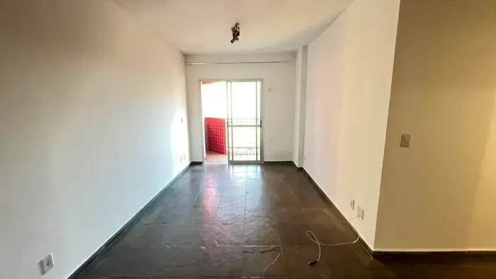 Apartamento 02 Dormitórios sendo 01 suíte - Prox Shopping Sta Ursula - Centro
