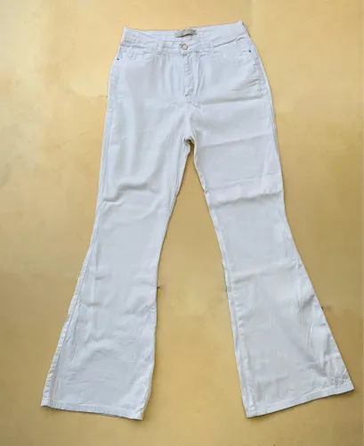 Calça flare ink branca 40