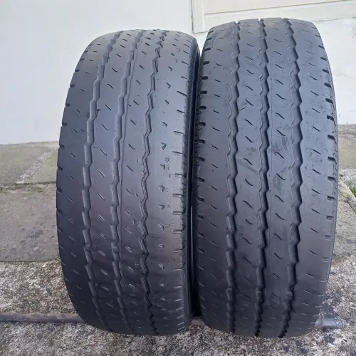 Vende-se par de pneus Continental 225/65/16