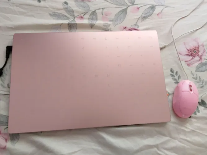 Nootbook Asus rosé