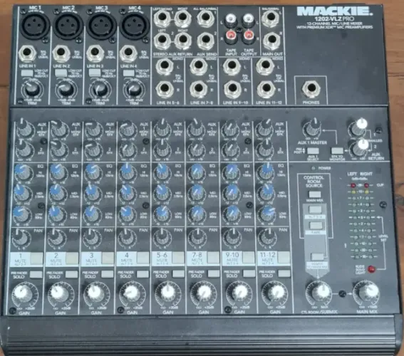 Mesa De Som Mackie 1202-vlz Pro (Com Defeito, Funcionando) (940,00)