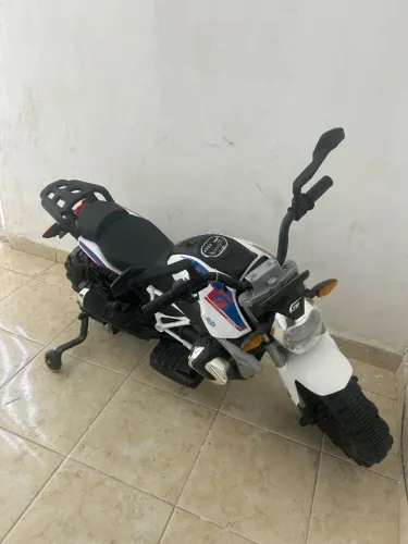 Moto elétrica infantil