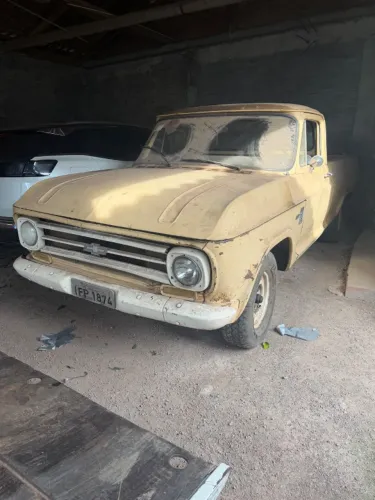 Chevrolet C-10 2.5/4.1 1976