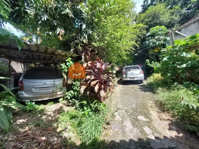 Casa de 4 quartos á venda com 300 m² de área construida e 620 m² de Lote no bairro Goiania