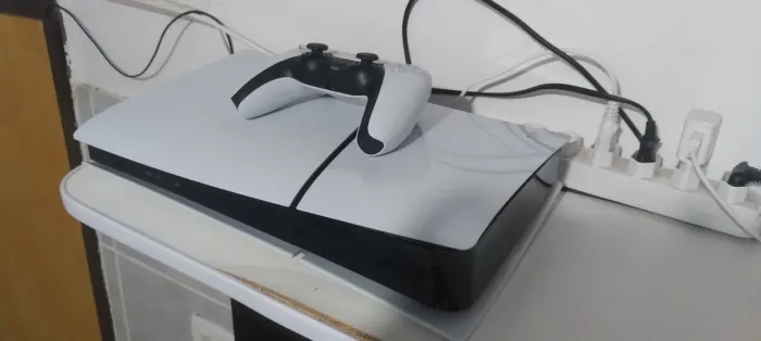 PS5 Slim 1TB Branco c/ 1 controle