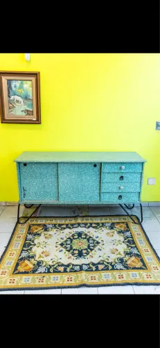 Buffet/Aparador de Madeira, acabamento em Fórmica, modelo muito usado nos anos 70, 80.