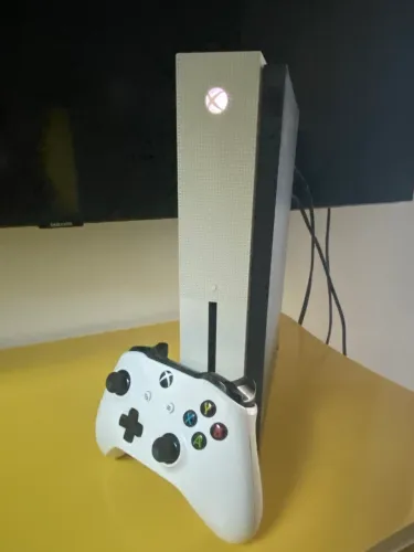 Xbox One S + Controle Original + Cabos