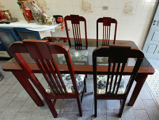 Mesa de Jantar Madeira Mogno Com 4 Cadeiras
