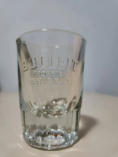 Conjunto com 12 copos shot Bulleit (dose) em vidro- Novo