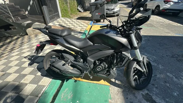 Dominar 400