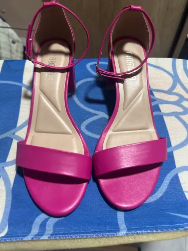 Sapatinho novo TAM 36 usado 1 vez