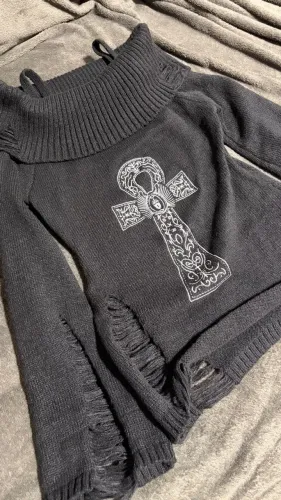suéter gótico ankh