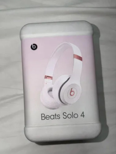 Beats Solo 4