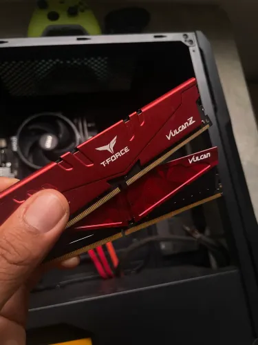 Memória RAM 16 Gb 2x8