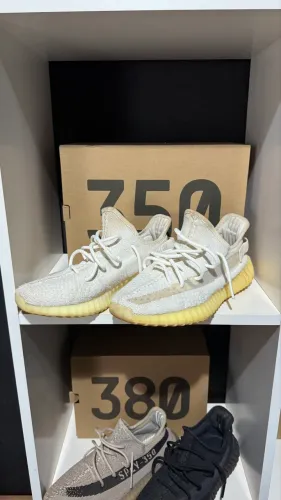 YEEZY BOOST 350 V2