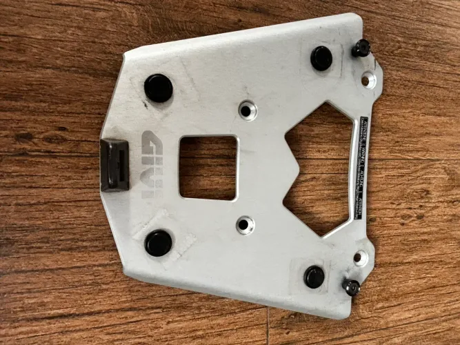 Base Baú Alumínio Tiger 1200 Givi Mod Sra6403