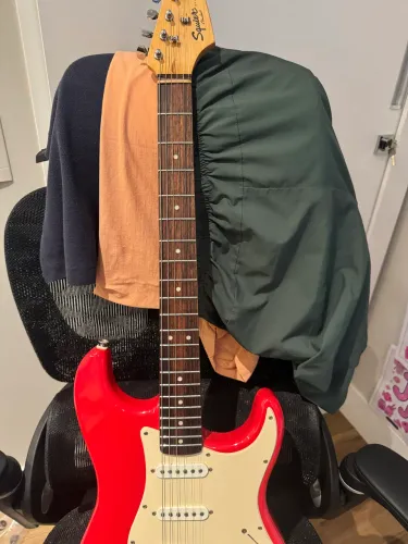 Guitarra Squier Bullet