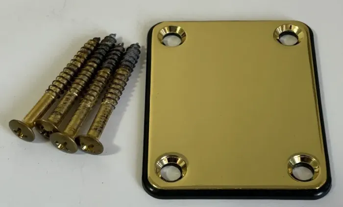 Strat/Tele Quatro Parafuso Braço Placa Ouro