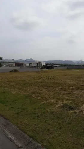 ***Terreno em Condomínio Urbanova, Residencial Colinas do Paratehy Sul - 601,25m².