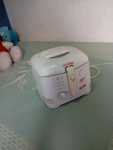 Air Fryer Mondial Fast Fry antiga funcionando usada