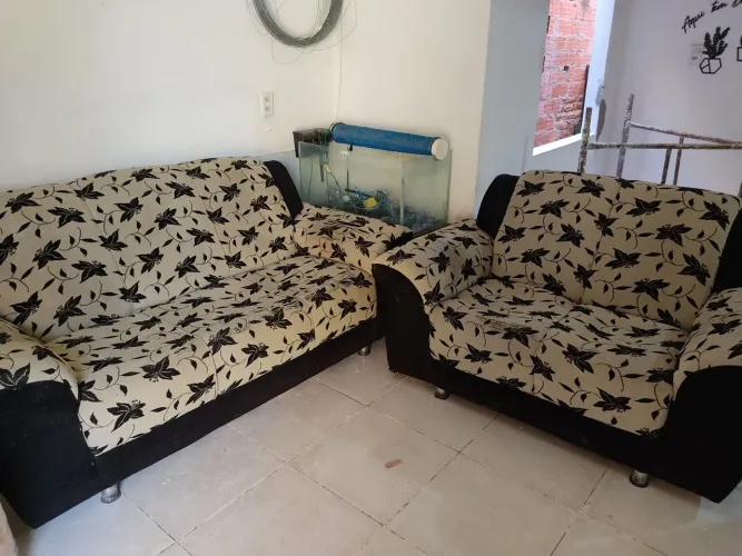 Sofa usado 2 e 3 lugares