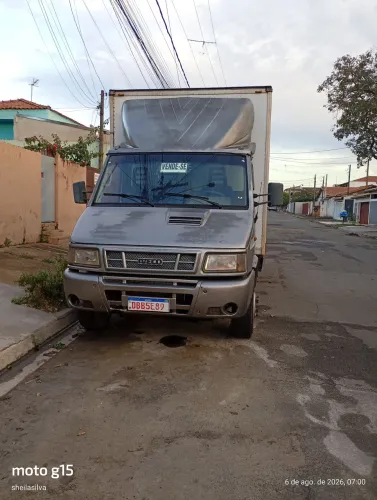 Vendo caminhão Iveco