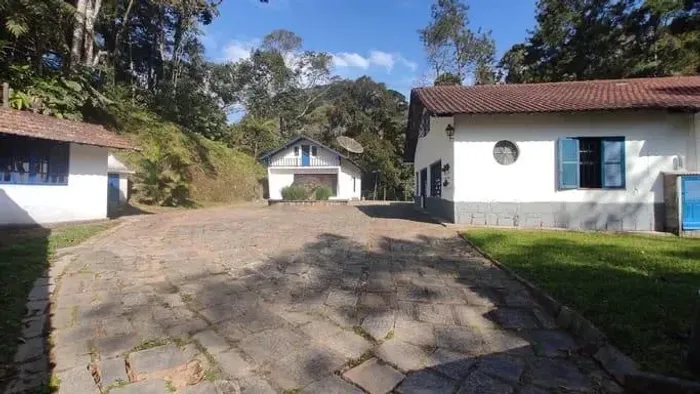 Sítio à venda na Alameda Curupiras, Granja Guarani, Teresópolis - RJ
