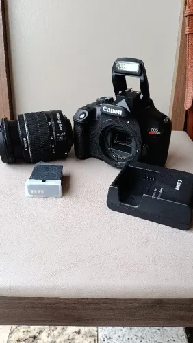 Canon t100 nova.