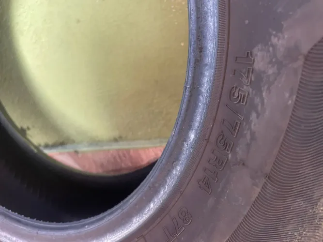 Pneus 175/75 r14