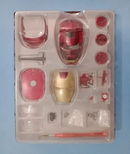 Fascículo nº 1 da coleção "Construa a Armadura do Homem de Ferro" (Mark III)